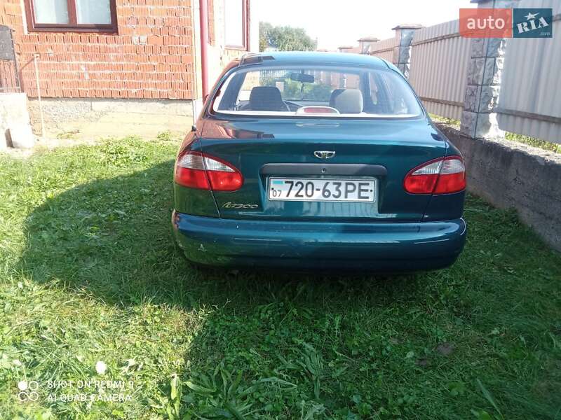 Седан Daewoo Lanos 2002 в Ужгороде