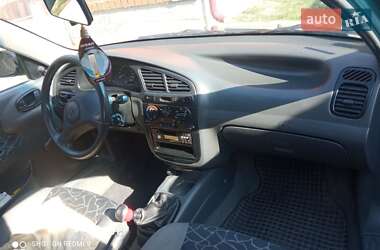 Седан Daewoo Lanos 2002 в Ужгороді