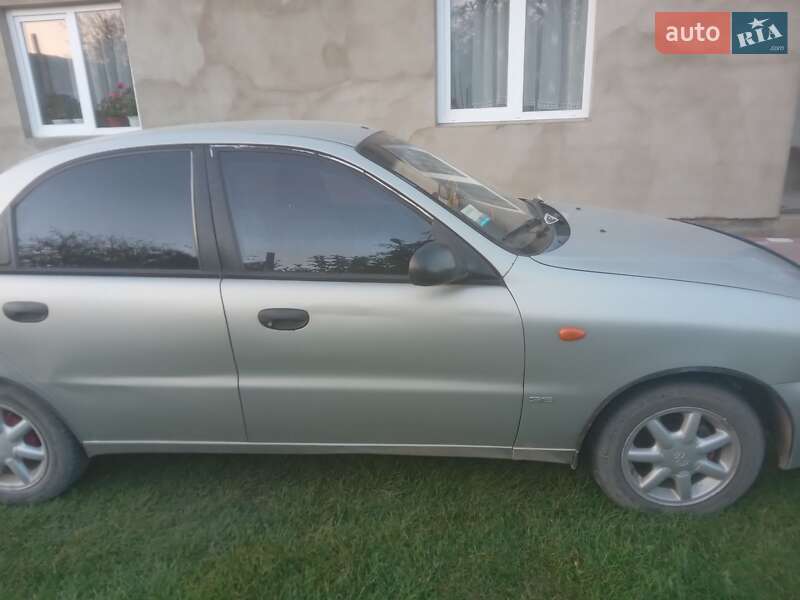 Седан Daewoo Lanos 2008 в Сторожинце