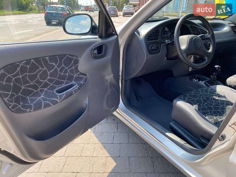 Седан Daewoo Lanos 2004 в Ивано-Франковске
