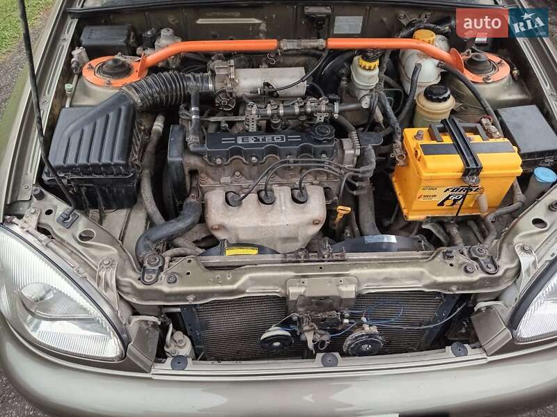 Седан Daewoo Lanos 2004 в Черновцах