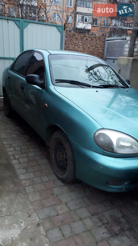 Седан Daewoo Lanos 1998 в Кривом Роге