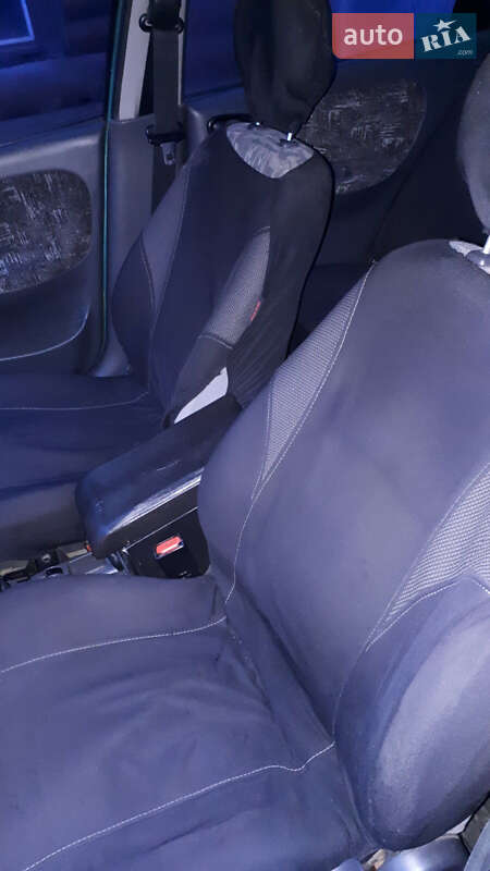 Седан Daewoo Lanos 1998 в Кривом Роге