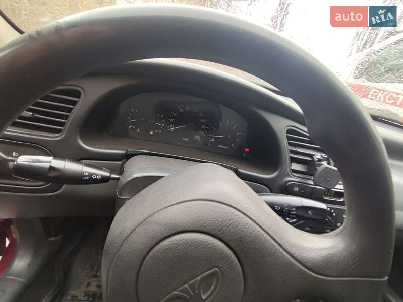 Седан Daewoo Lanos 2003 в Киеве