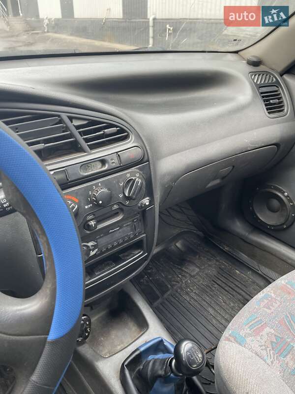 Седан Daewoo Lanos 1998 в Кривому Розі
