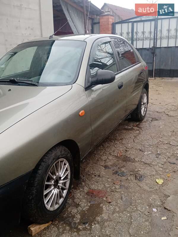 Хэтчбек Daewoo Lanos 2003 в Овидиополе