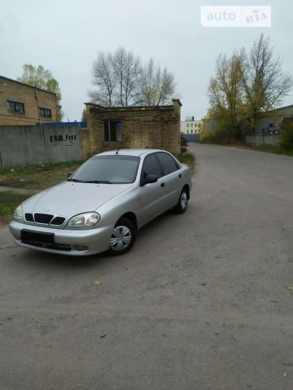 Седан Daewoo Lanos 2003 в Смеле