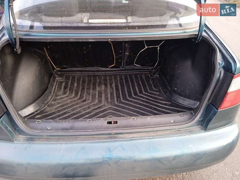 Седан Daewoo Lanos 2001 в Днепре