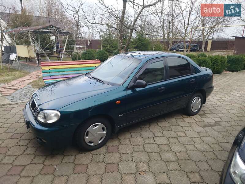 Седан Daewoo Lanos 2002 в Овруче