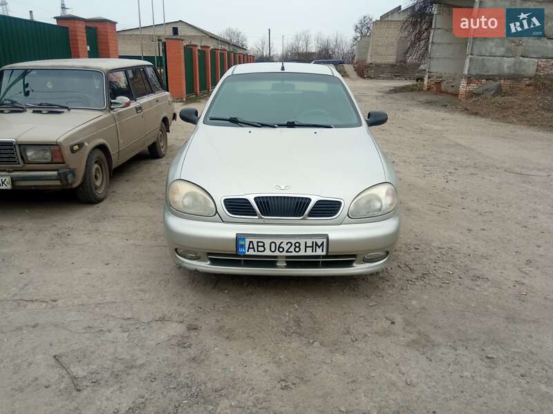 Седан Daewoo Lanos 2004 в Ладыжине