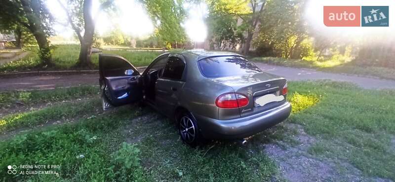 Седан Daewoo Lanos 2005 в Покровске