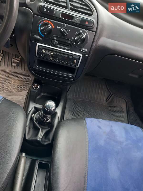 Седан Daewoo Lanos 2008 в Хусті