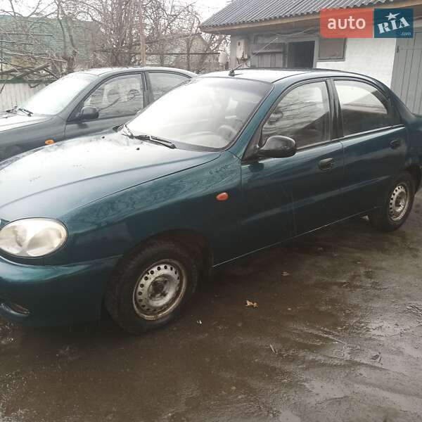 Седан Daewoo Lanos 2002 в Острозі