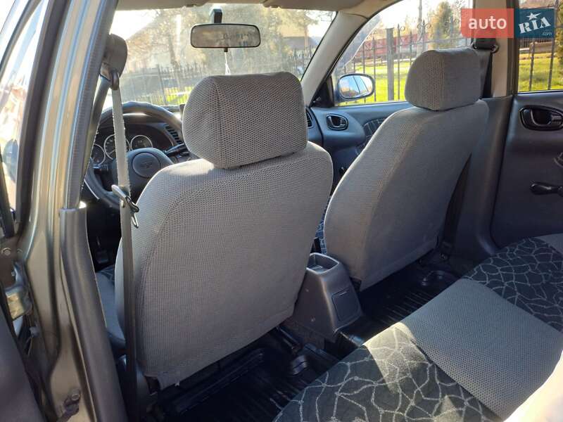 Седан Daewoo Lanos 2004 в Заліщиках
