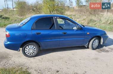 Седан Daewoo Lanos 2010 в Золочеві