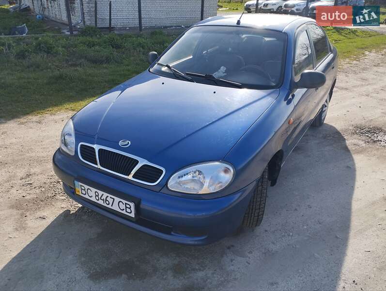 Седан Daewoo Lanos 2010 в Золочеві