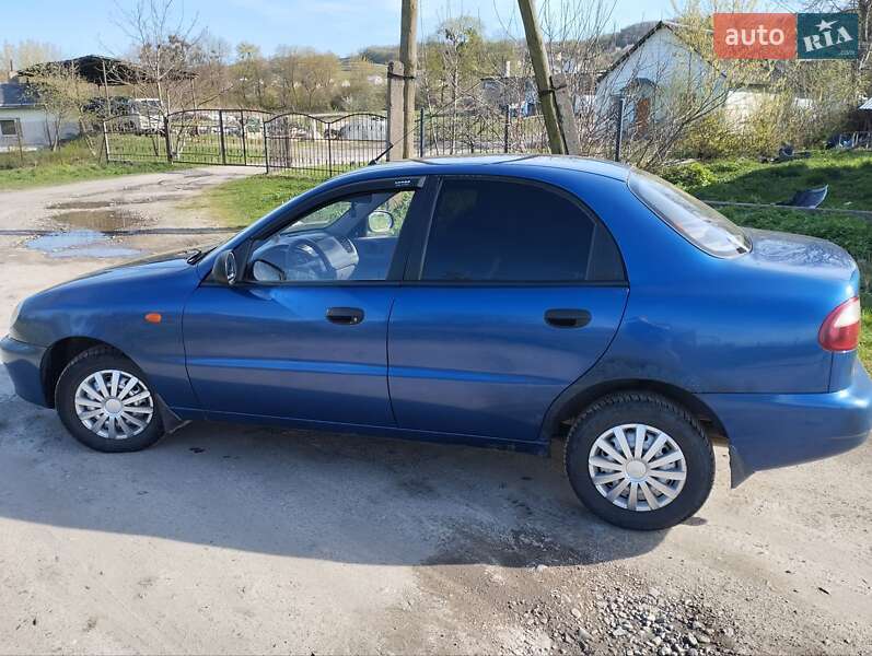 Седан Daewoo Lanos 2010 в Золочеве