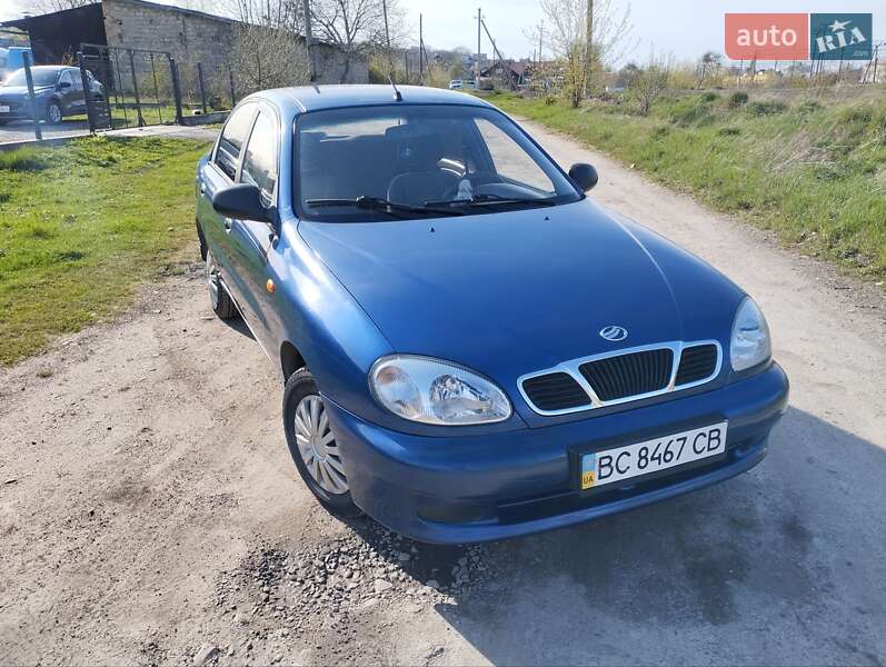 Седан Daewoo Lanos 2010 в Золочеві