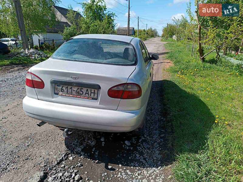 Седан Daewoo Lanos 1998 в Дніпрі