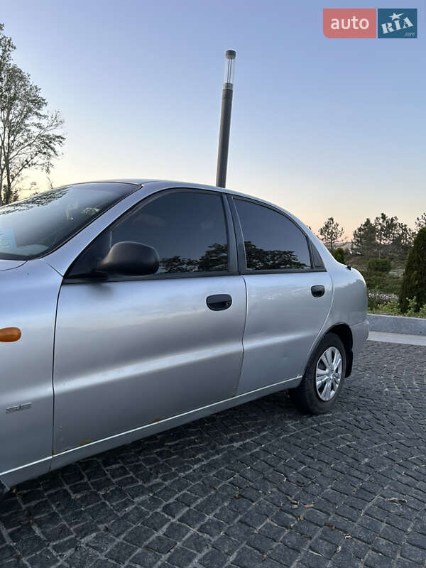 Седан Daewoo Lanos 1998 в Днепре