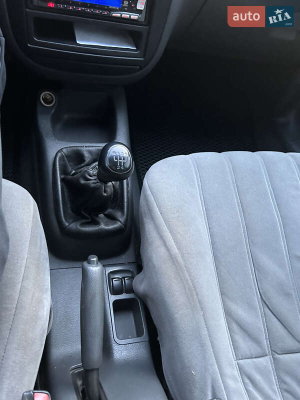 Седан Daewoo Lanos 1998 в Днепре