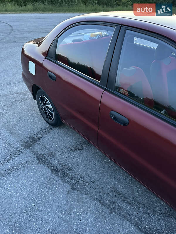 Седан Daewoo Lanos 2004 в Полонном