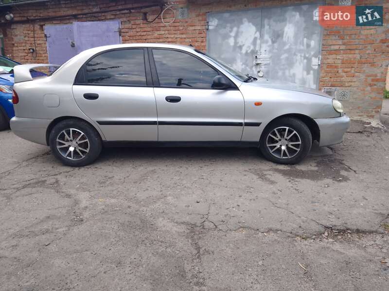 Седан Daewoo Lanos 2004 в Полтаве