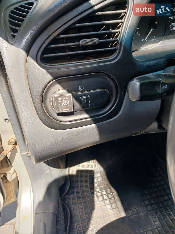 Седан Daewoo Lanos 2003 в Львове