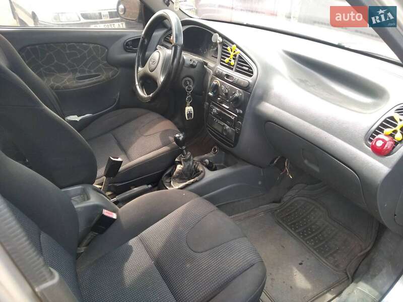 Седан Daewoo Lanos 2002 в Миргороде