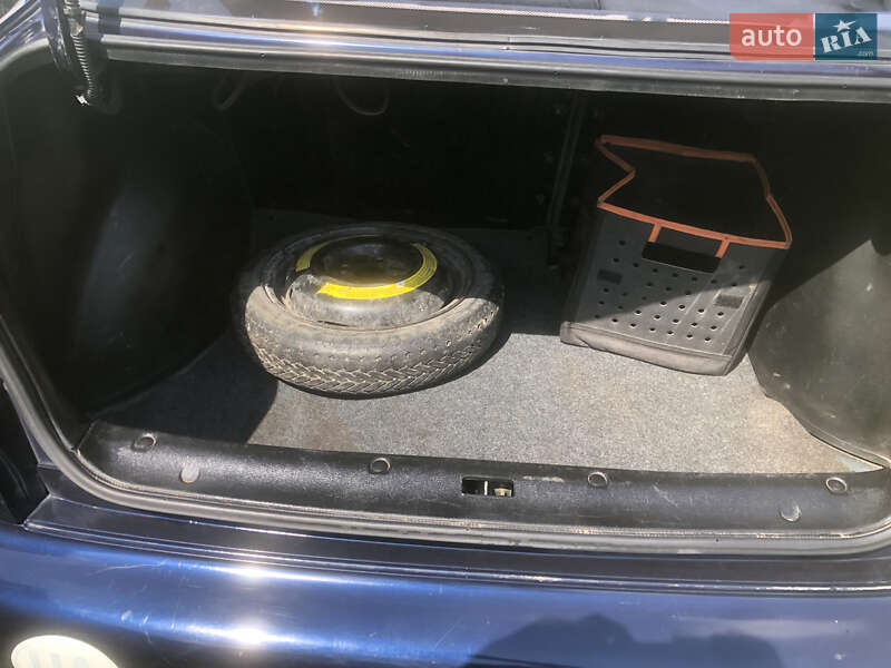 Седан Daewoo Lanos 2002 в Львове