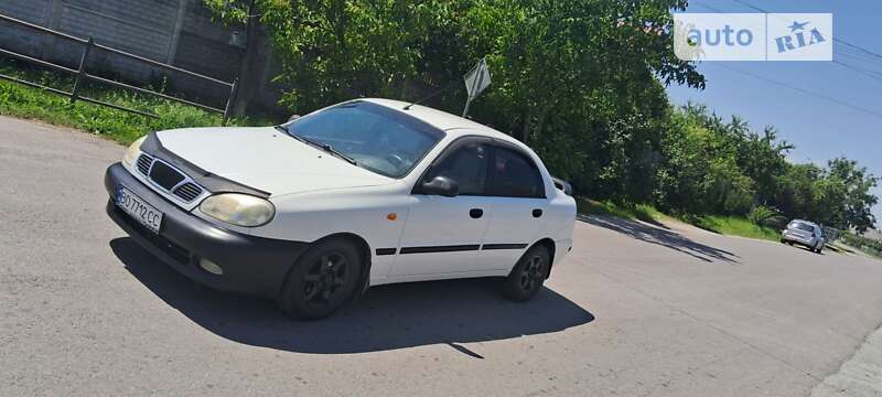 Седан Daewoo Lanos 2004 в Шумске