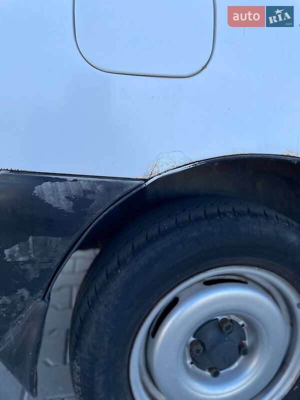 Седан Daewoo Lanos 1998 в Києві фото 10 Седан Daewoo Lanos 1998 в Києві