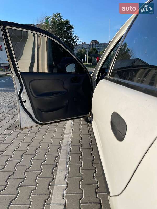 Седан Daewoo Lanos 1998 в Києві фото 12 Седан Daewoo Lanos 1998 в Києві