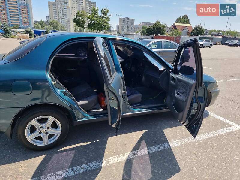 Седан Daewoo Lanos 2002 в Києві
