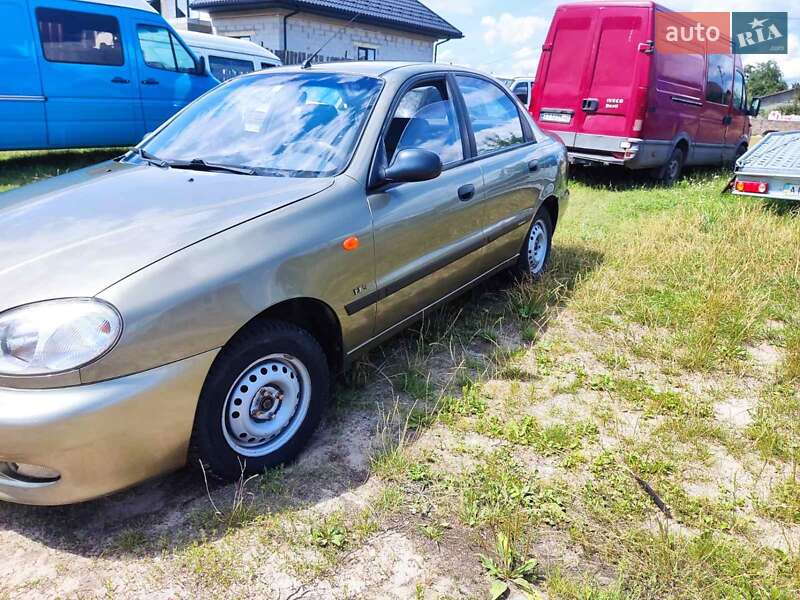 Седан Daewoo Lanos 2004 в Березному