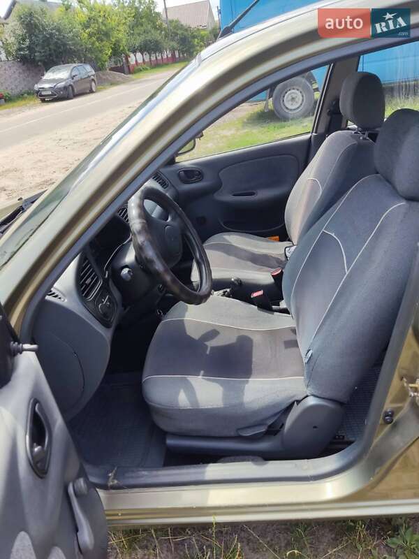 Седан Daewoo Lanos 2004 в Березному