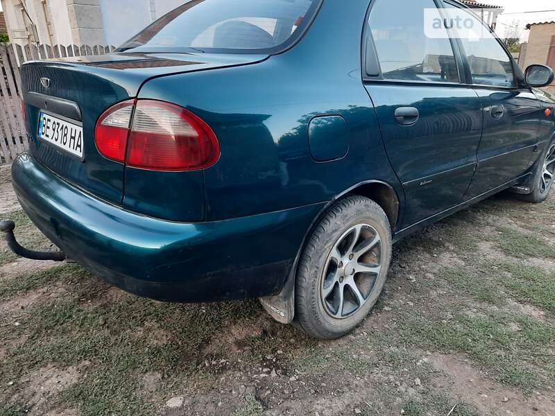 Седан Daewoo Lanos 2003 в Новом Буге