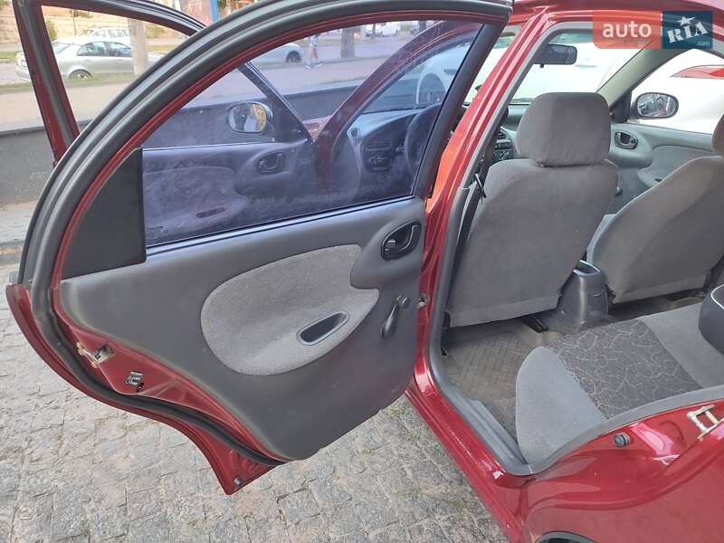 Седан Daewoo Lanos 2005 в Черновцах
