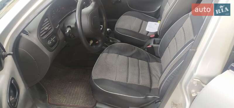 Седан Daewoo Lanos 2006 в Ужгороде