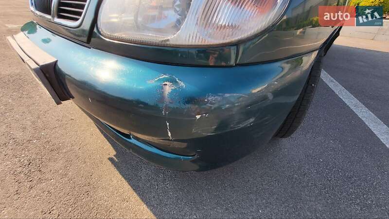 Седан Daewoo Lanos 2002 в Запорожье
