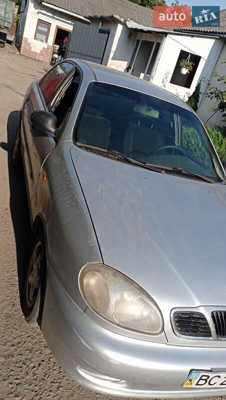 Седан Daewoo Lanos 1998 в Львове