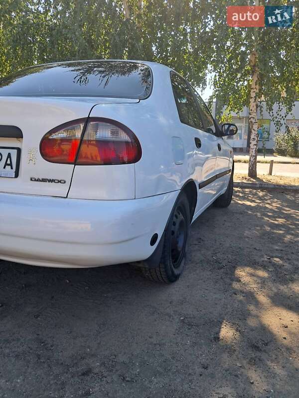 Седан Daewoo Lanos 2004 в Киеве
