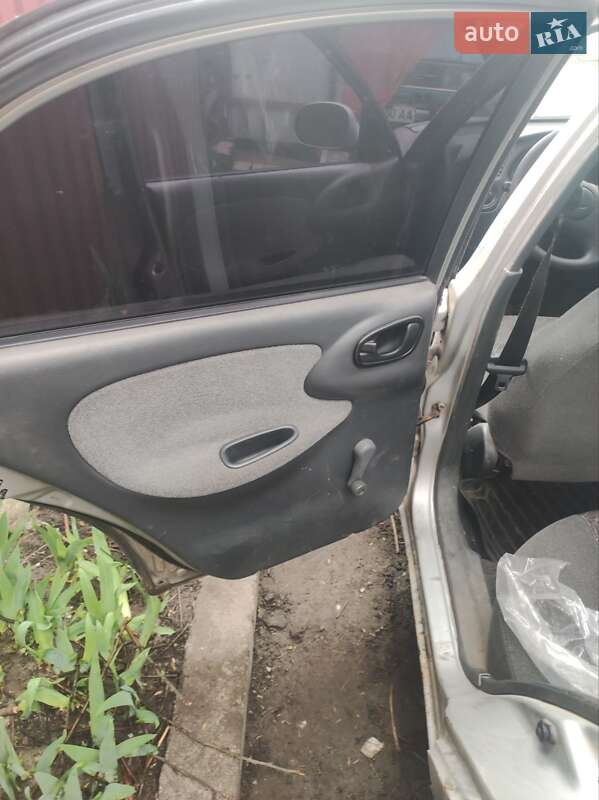 Седан Daewoo Lanos 2008 в Ровно