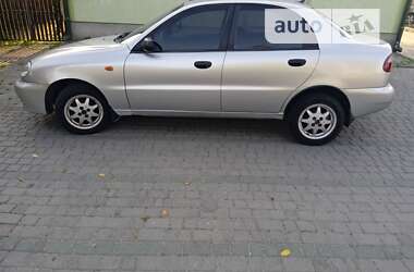 Седан Daewoo Lanos 2004 в Городке