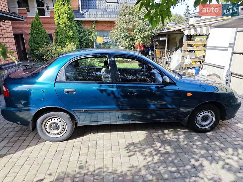 Седан Daewoo Lanos 2004 в Харькове
