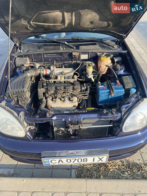 Седан Daewoo Lanos 2004 в Черкассах