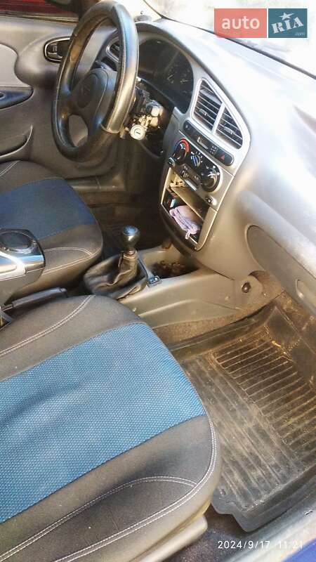 Седан Daewoo Lanos 2003 в Украинке