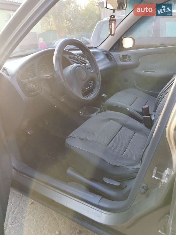 Седан Daewoo Lanos 2004 в Дергачах