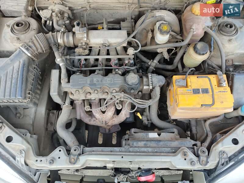 Седан Daewoo Lanos 2004 в Дергачах