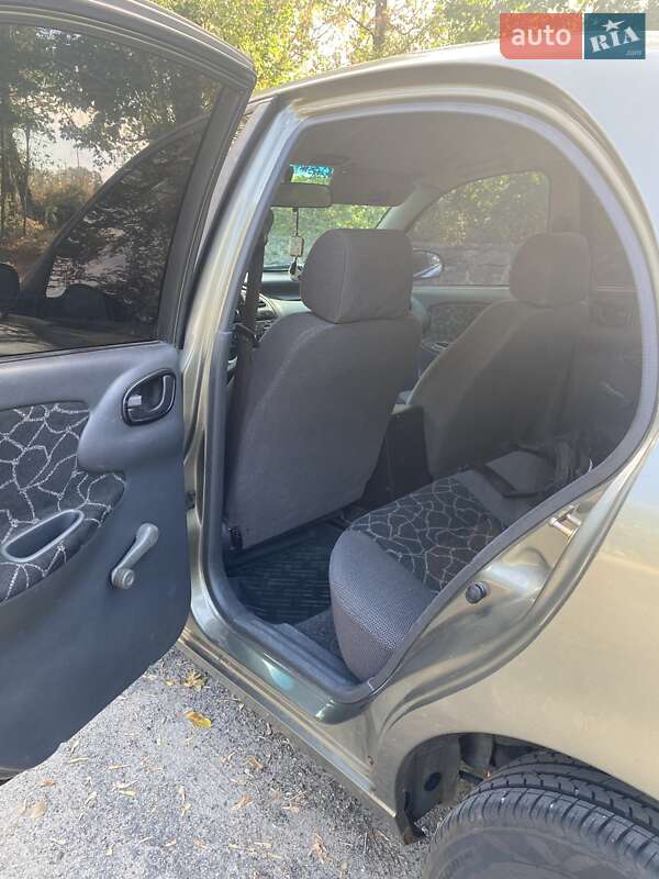 Седан Daewoo Lanos 2004 в Корсуне-Шевченковском